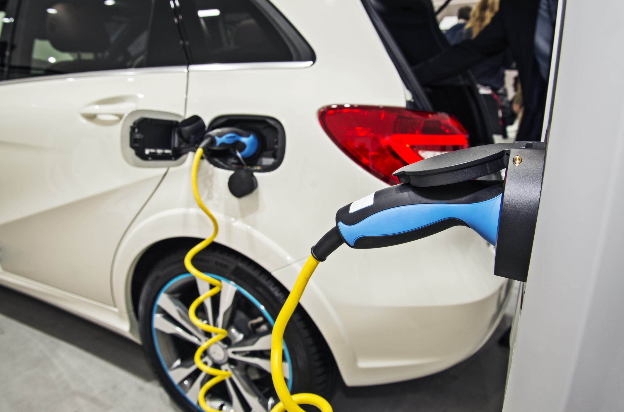 European automotive recalls fall by 28% amidst regulatory scrutiny over EV charging infrastructure 12 dreamstime m 40320065