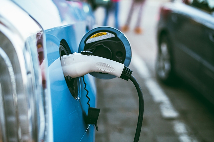 Electric vehicles: understanding potential exposures and mitigating claims 9 electric vehicle claims blog